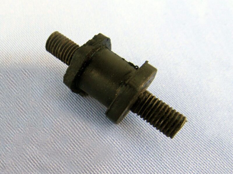 06-0636 Norton Commando oil tank top mounting rubber - Classic Bike Spares