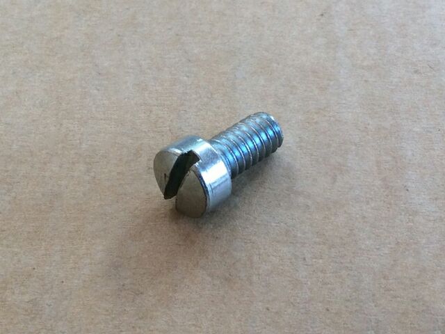 062670 Norton Commando tacho housing screw - Classic Bike Spares
