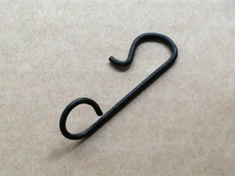 065050 Norton Commando rocker oil feed pipe clip - Classic Bike Spares