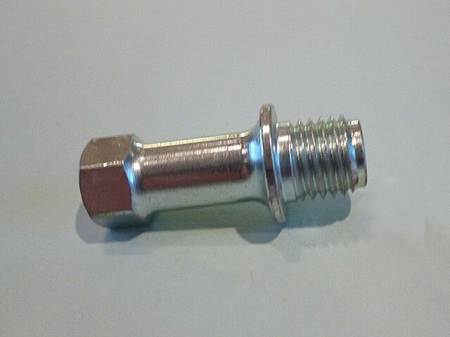 704922 Triumph 650 primary chaincase drain plug 1962-65 - Classic Bike Spares